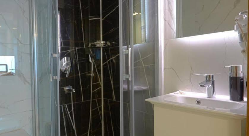 Kartal Palace Taksim Square Family Hotel Isztambul Kültér fotó